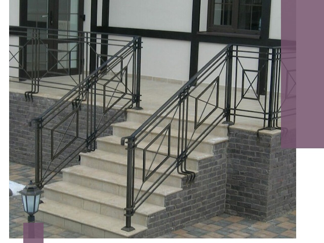 Перила для крыльца в Минусинске — монтаж, изготовление и установка