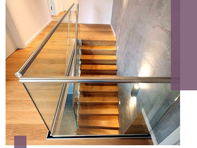 Перила для лестницы в доме — изготовление и монтаж в Минусинске