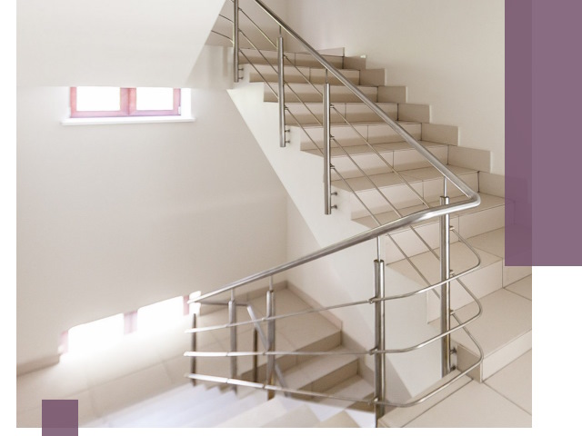 Установка и замена перил в подъезде в Минусинске