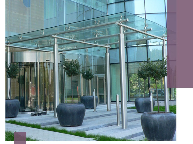 Навесы из стекла на заказ в Минусинске — монтаж и установка