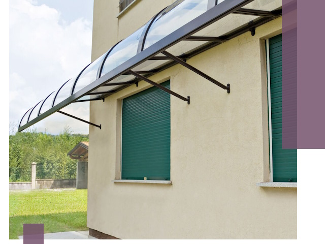 Козырьки над окнами в Минусинске — изготовление и монтаж по выгоде