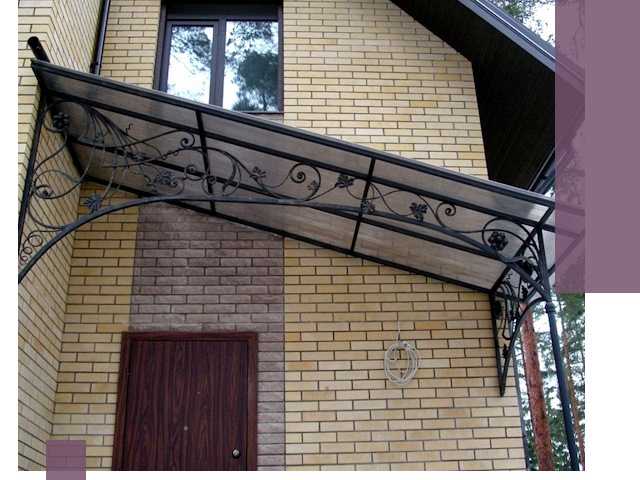 Односкатные козырьки из металла под ключ в Минусинске