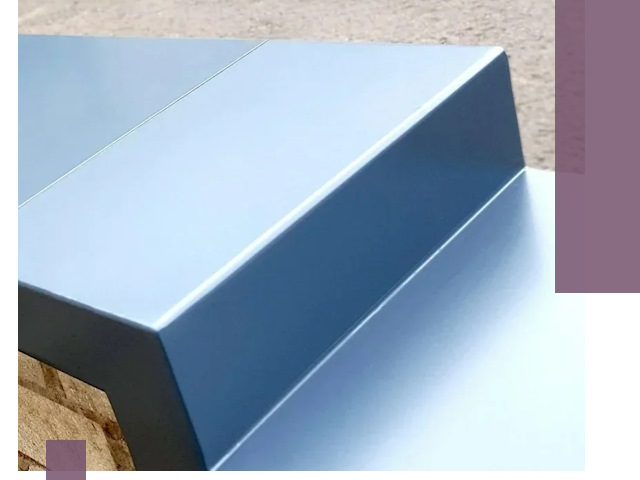 Крышки на парапет в Минусинске: изготовление и монтаж под ключ